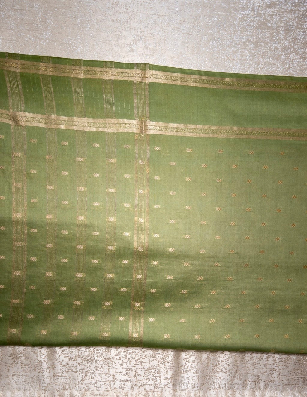 Semi-Raw Silk Zari Butti - Retttapet Border 
(Moss Green)