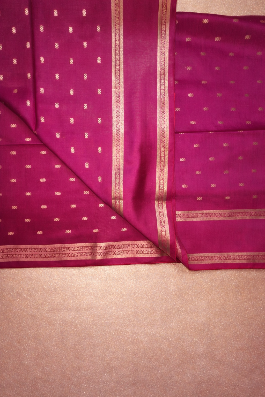 Semi-Raw Silk Zari Butti - Retttapet Border 
(Majenta)